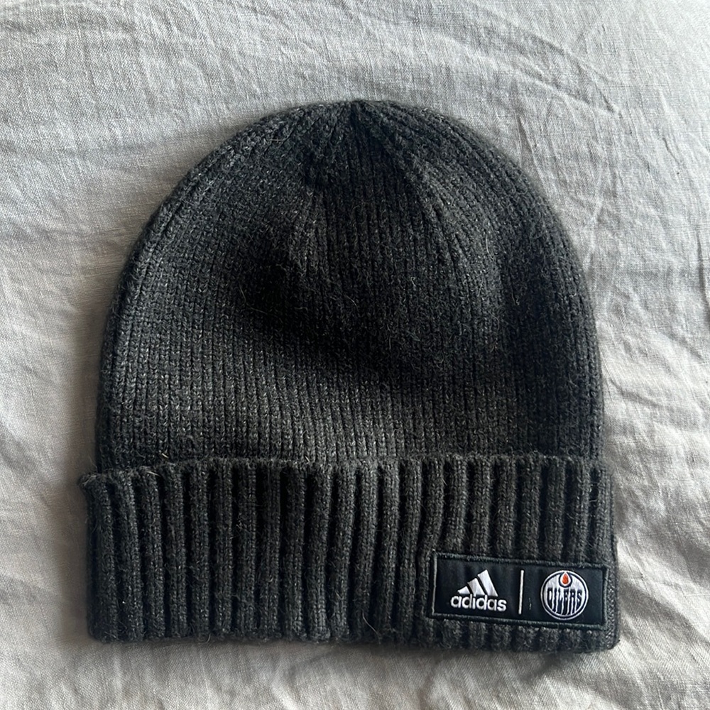 FREE w/ $50 purchase- Adidas Edmonton oilers toque